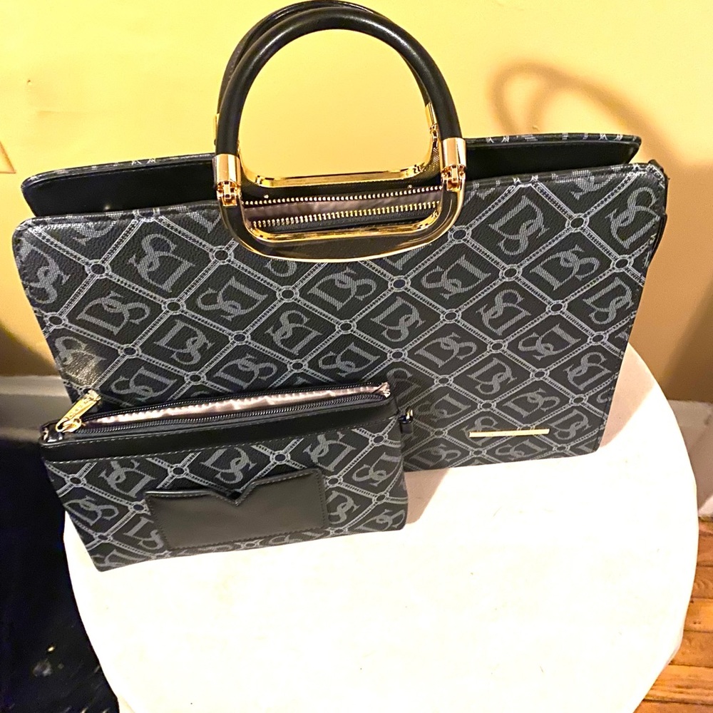 Stylish backpack or shoulder handbag - Picture 2 of 3